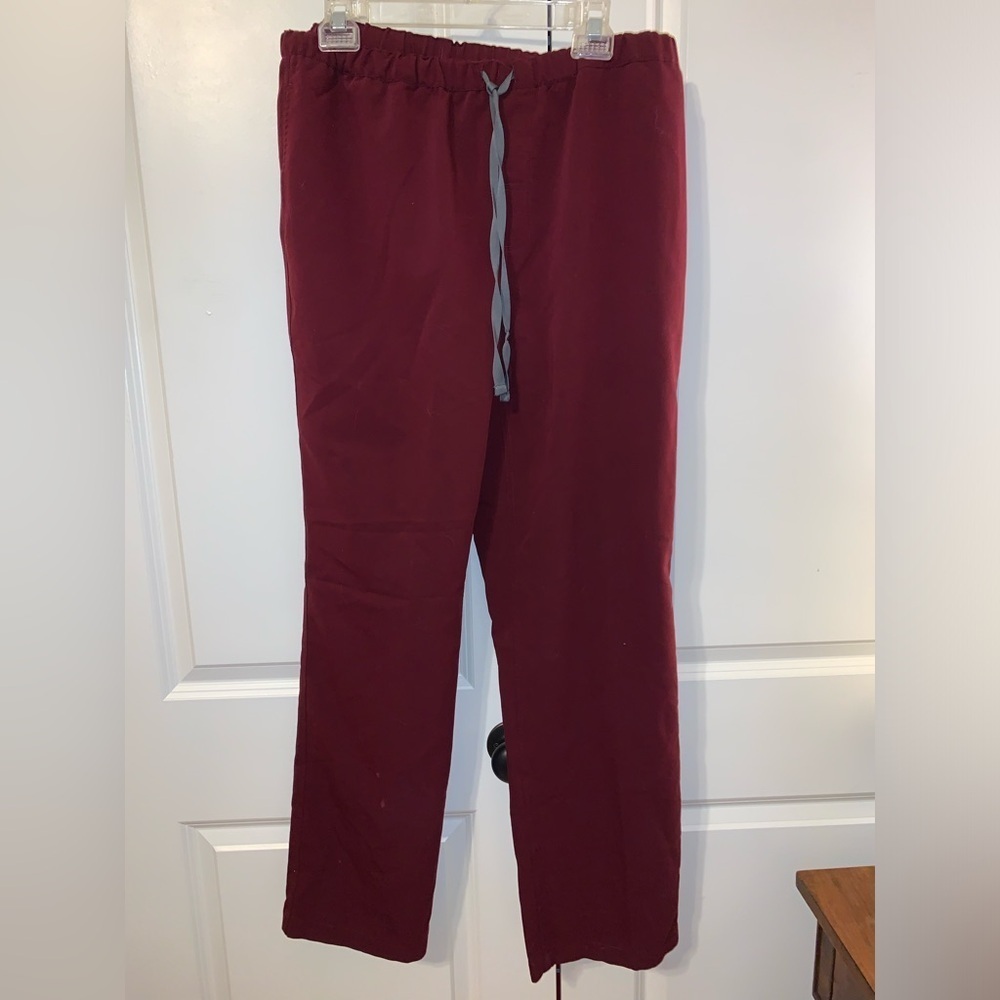 Men’s Figs scrub pants - Picture 2 of 4